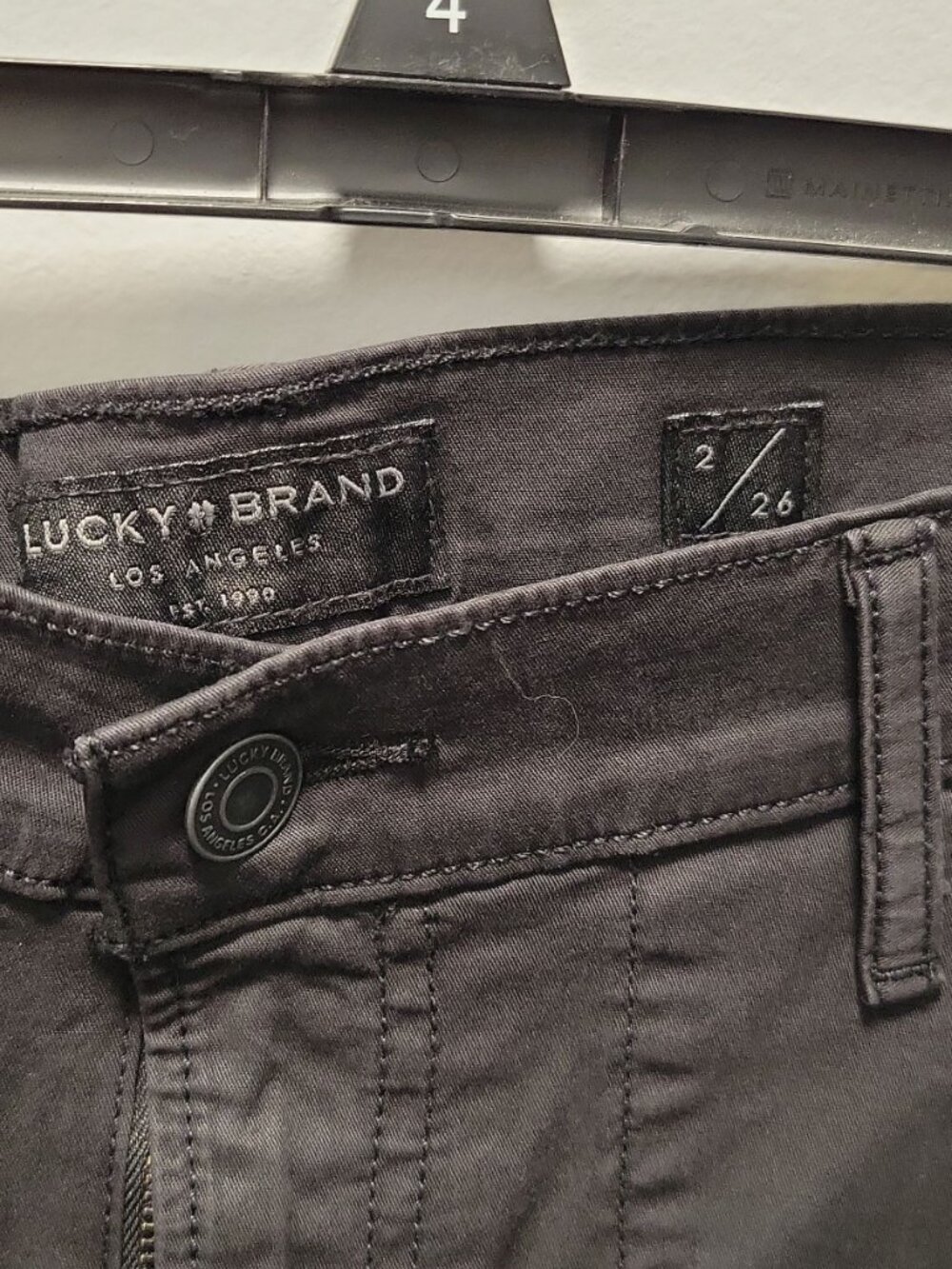 Nwt LuckyBrand "The Cargo" Pants - size 2/26 - Picture 3 of 6